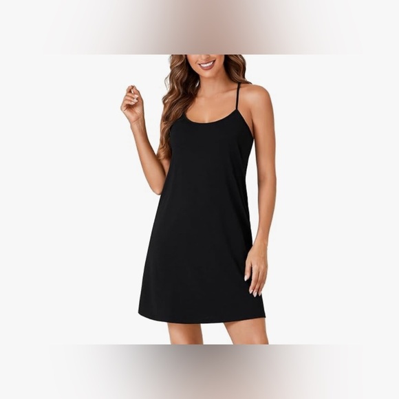 NEW-WOMENS TENNIS - GOLF ⛳️
BUILT IN SHORTS - Picture 4 of 4